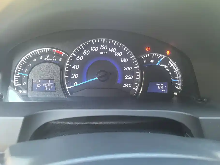 Toyota Camry — миниатюра 14