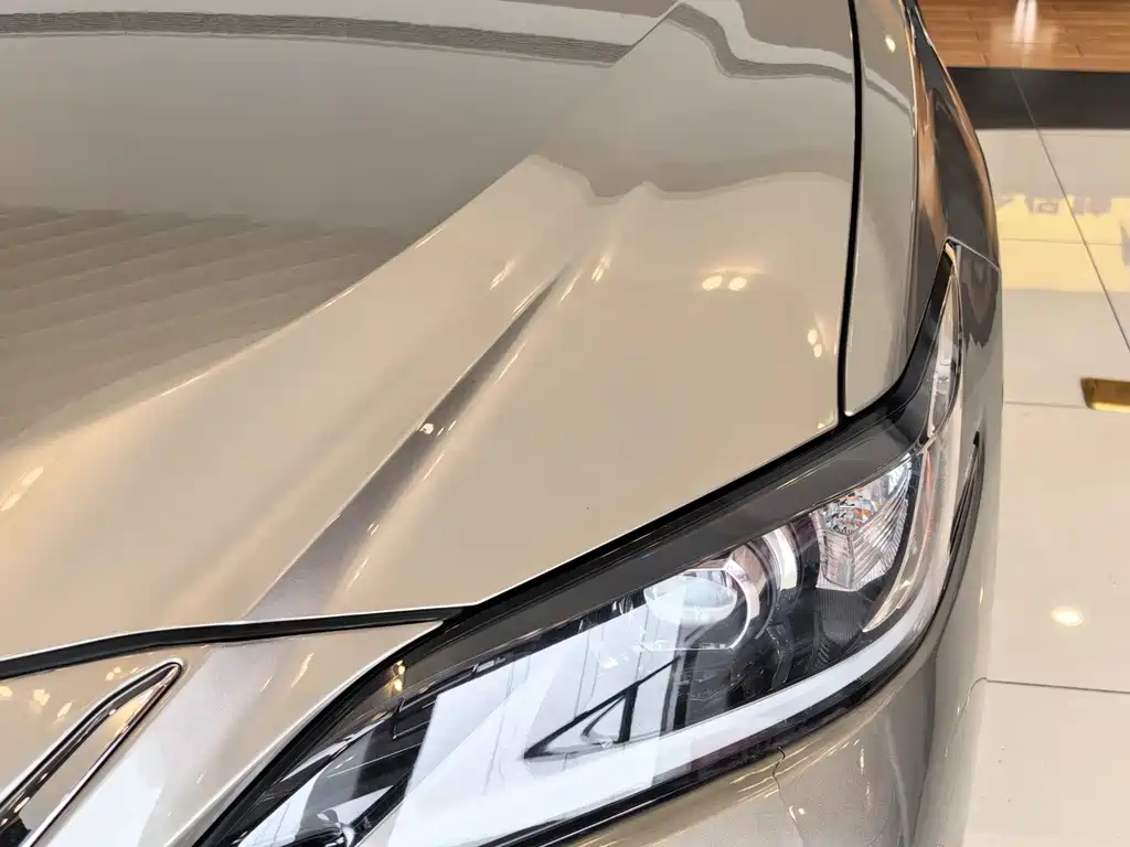 Lexus ES — миниатюра 11
