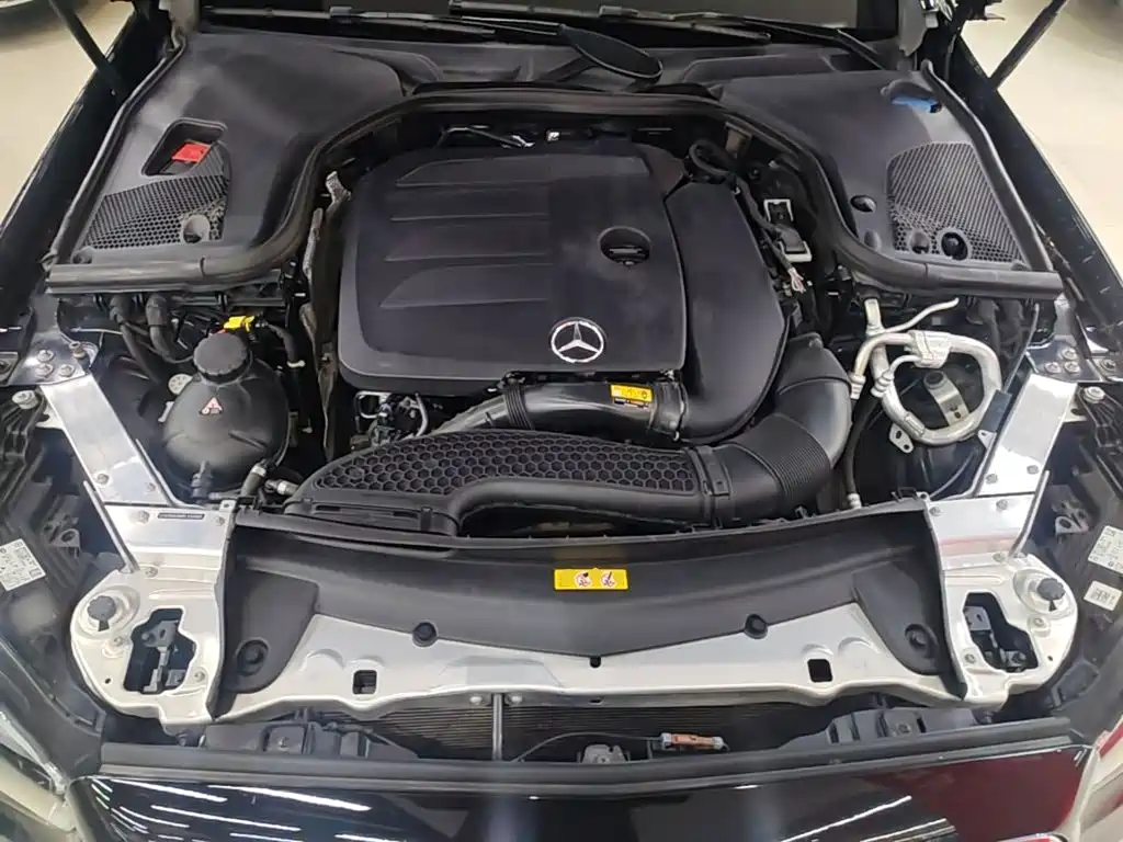 Mercedes-Benz E-Class — миниатюра 20