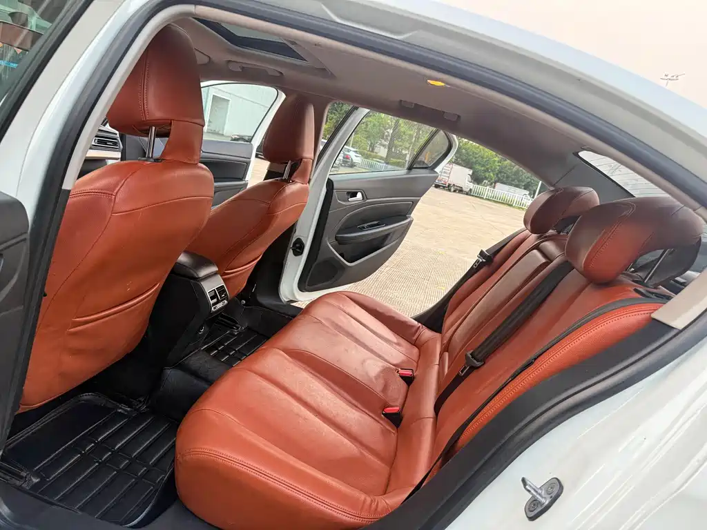 Peugeot 408 — миниатюра 7