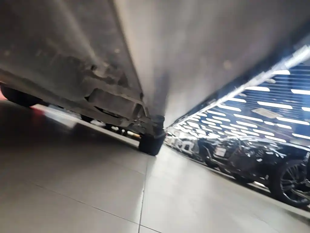 Mercedes-Benz E-Class — миниатюра 21