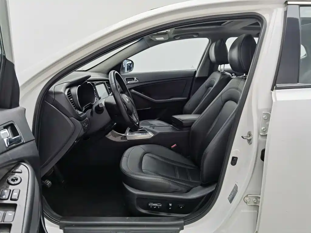 Kia K5 — миниатюра 10