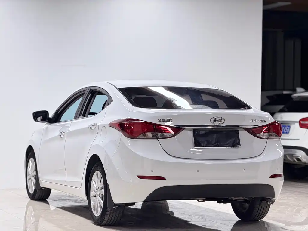 Hyundai Elantra Langdong — миниатюра 4
