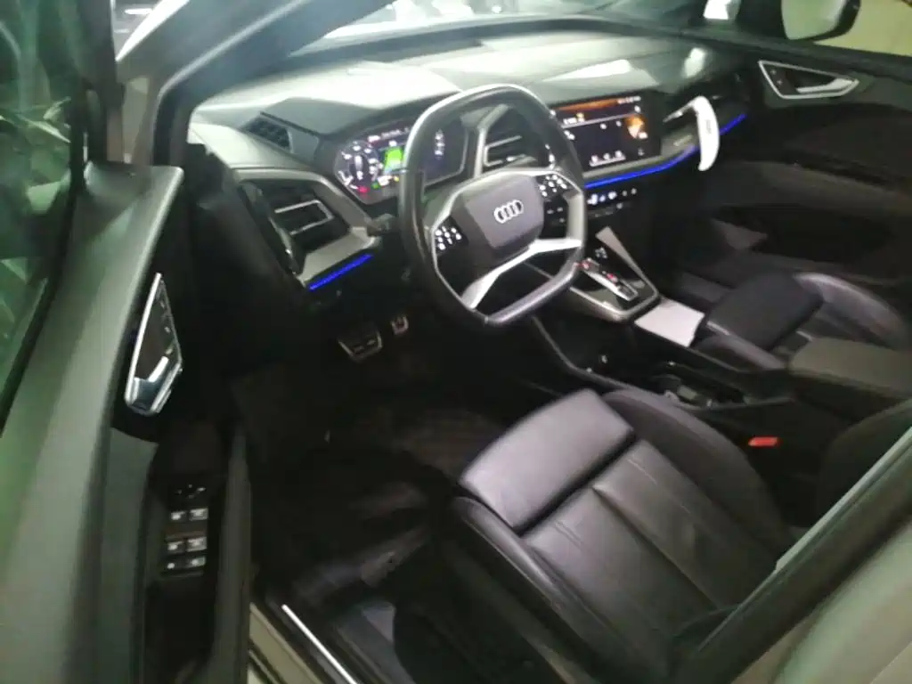Audi Q4 e-tron — миниатюра 16