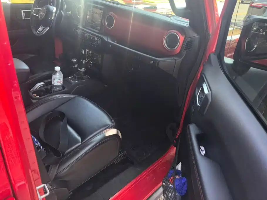 Jeep Wrangler — миниатюра 8