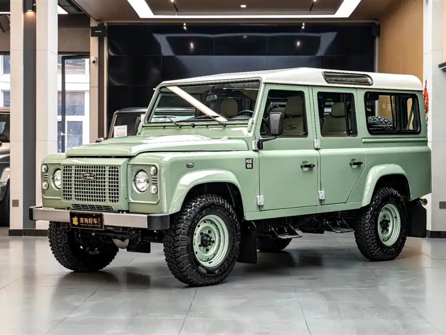 Land Rover Defender 2015