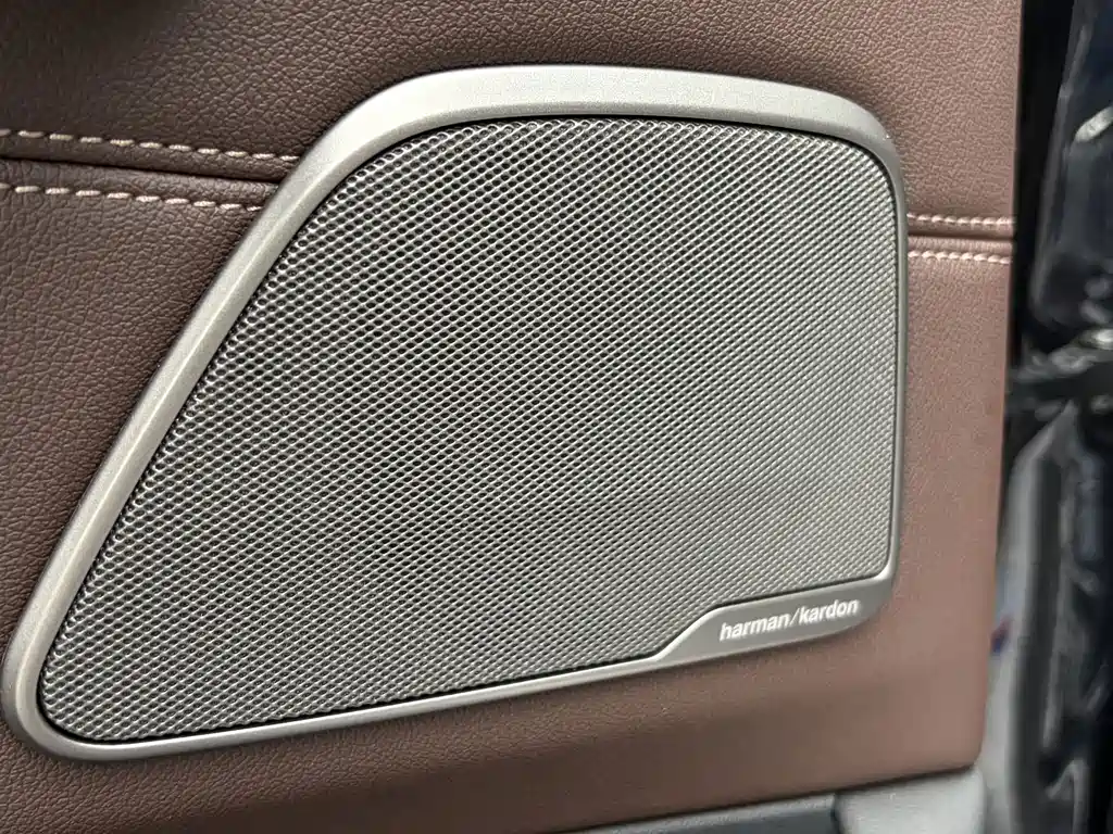 BMW 5 Series New Energy — миниатюра 15
