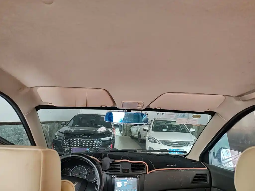 Wuling Hongguang — миниатюра 18