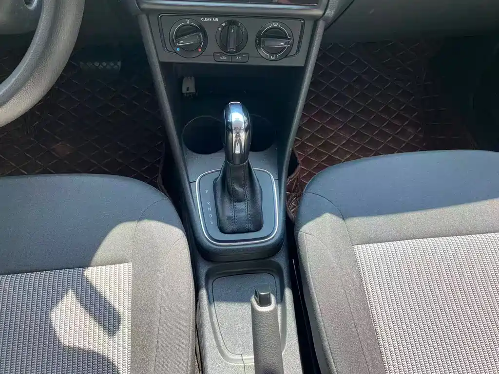 Volkswagen Polo — миниатюра 8