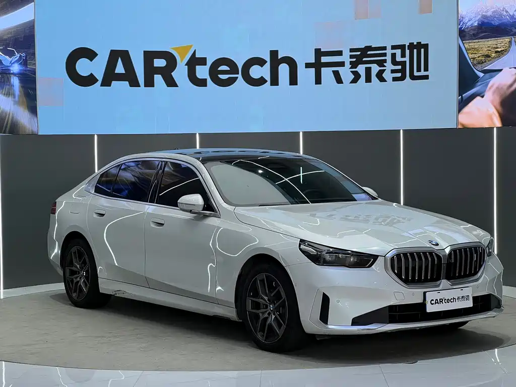BMW 5 Series — миниатюра 3