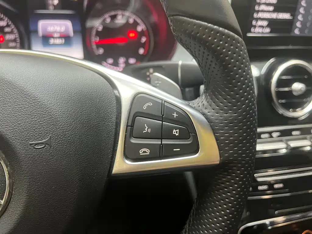 Mercedes-Benz C-Class — миниатюра 16