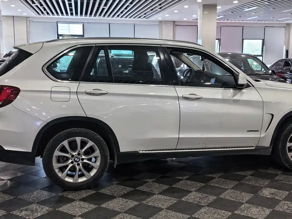 BMW X5 (Import) — миниатюра 5
