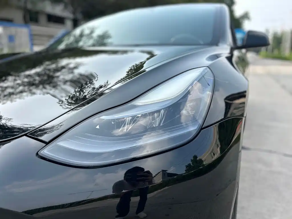 Tesla Model 3 — миниатюра 21