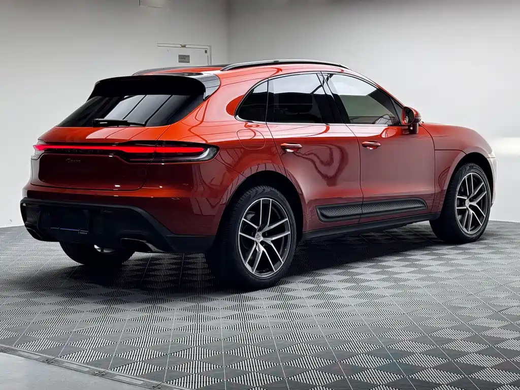 Porsche Macan — миниатюра 5