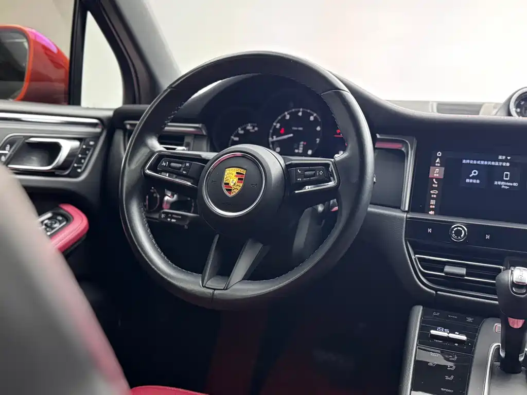 Porsche Macan — миниатюра 9