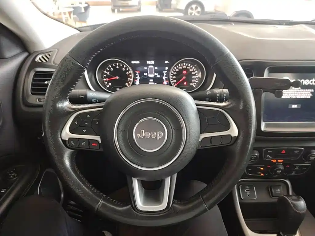 Jeep Compass — миниатюра 11