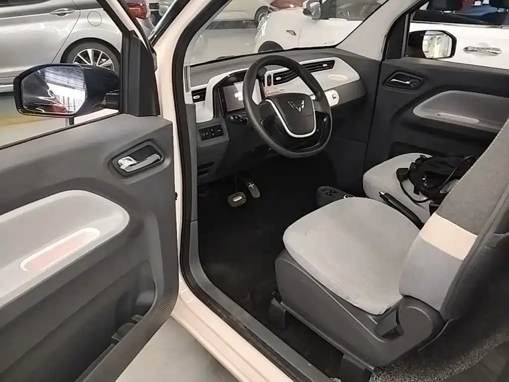 Wuling MINIEV — миниатюра 16