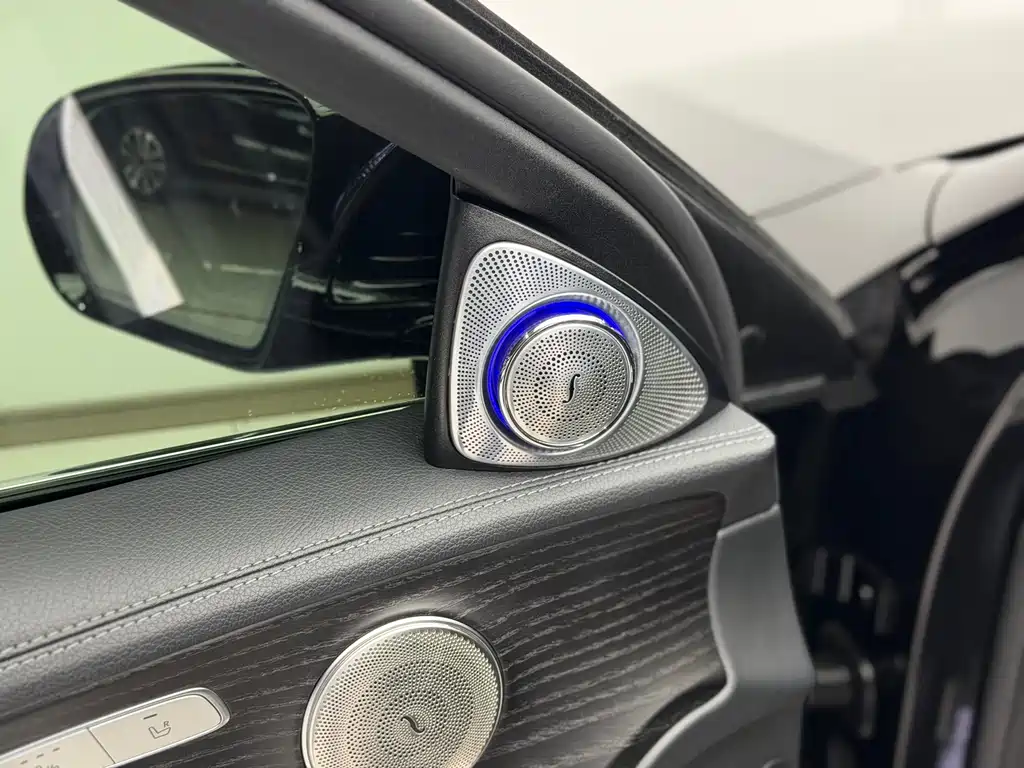 Mercedes-Benz E-Class — миниатюра 9