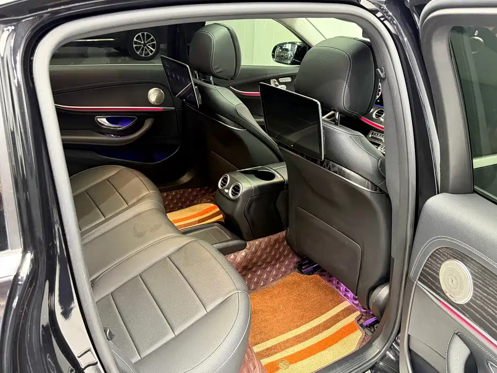 Mercedes-Benz E-Class — миниатюра 18