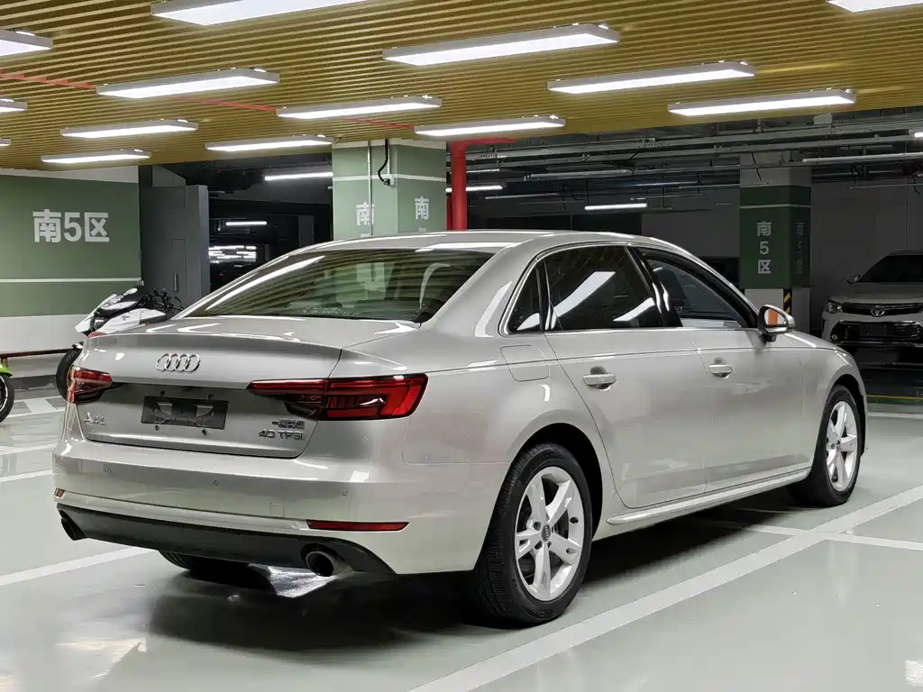 Audi A4L 2017 40 TFSI
