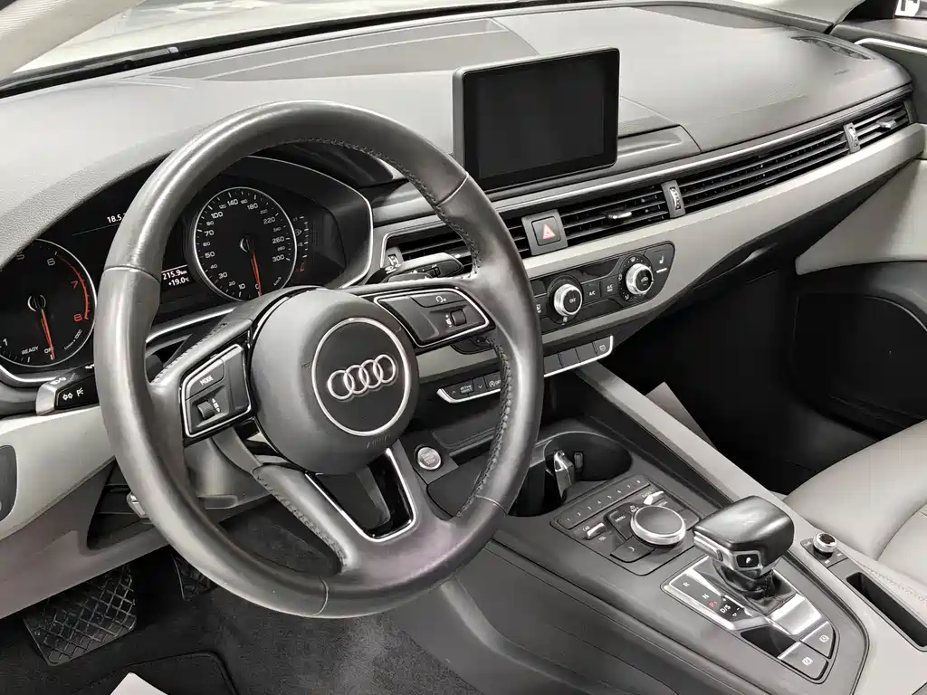 Audi A4L 2017 40 TFSI