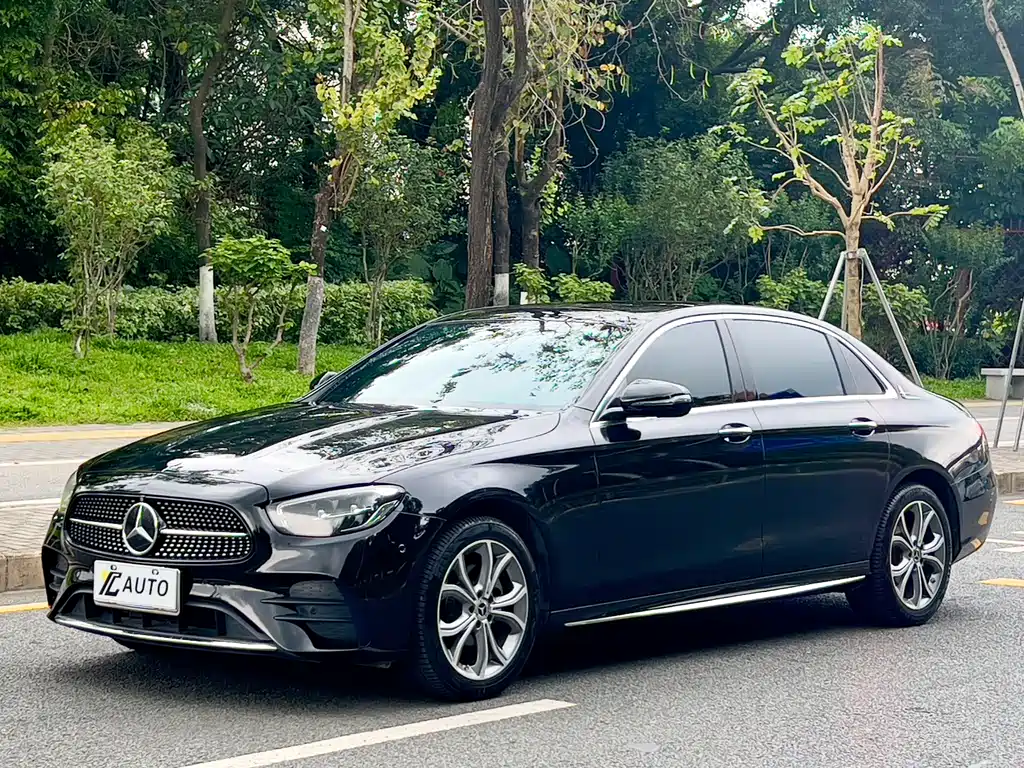 Mercedes-Benz E-Class 2022
