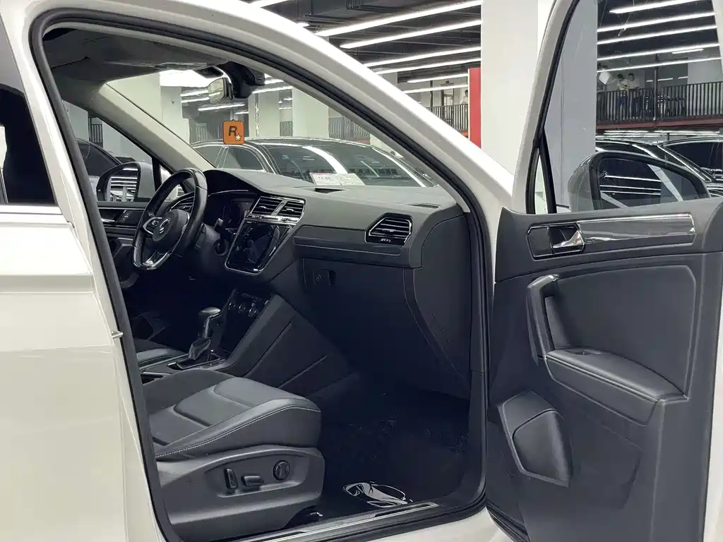 Volkswagen Tiguan L — миниатюра 7