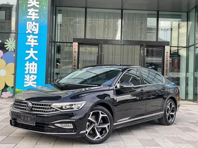 VOLKSWAGEN MAGOTAN 2023