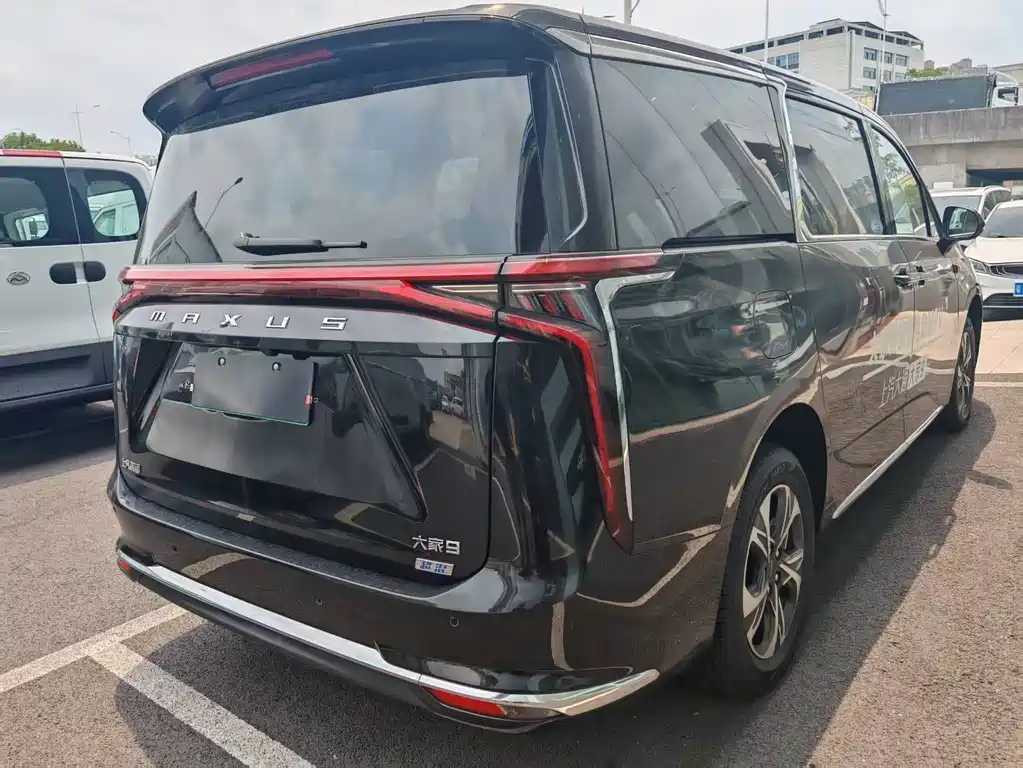 Maxus 9 2025 мест