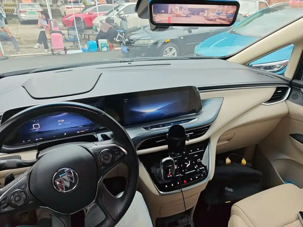 Buick GL8 — миниатюра 10