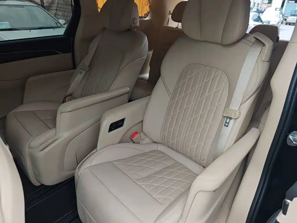 Buick GL8 — миниатюра 17