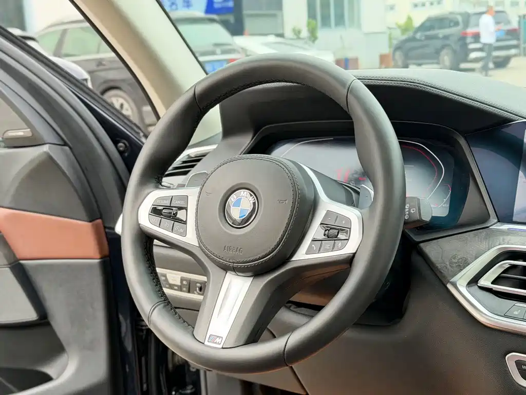BMW X5 (Import) — миниатюра 6
