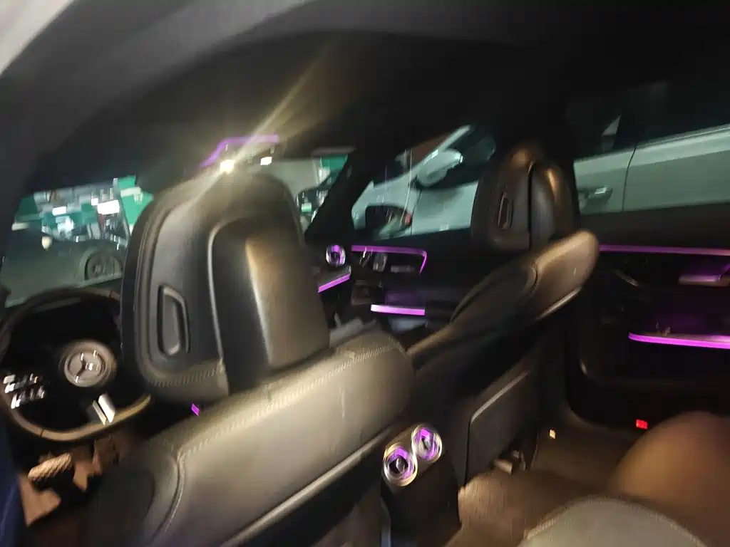 Mercedes-Benz C-Class — миниатюра 9