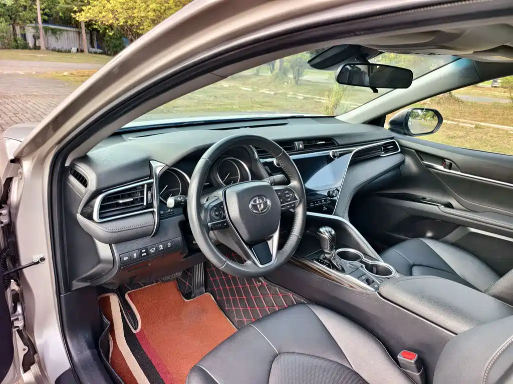 Toyota Camry — миниатюра 14