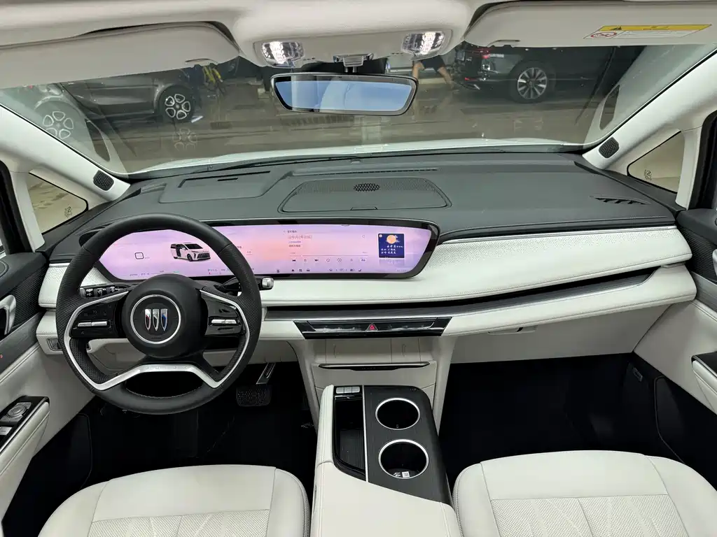Buick GL8 Hybrid — миниатюра 10