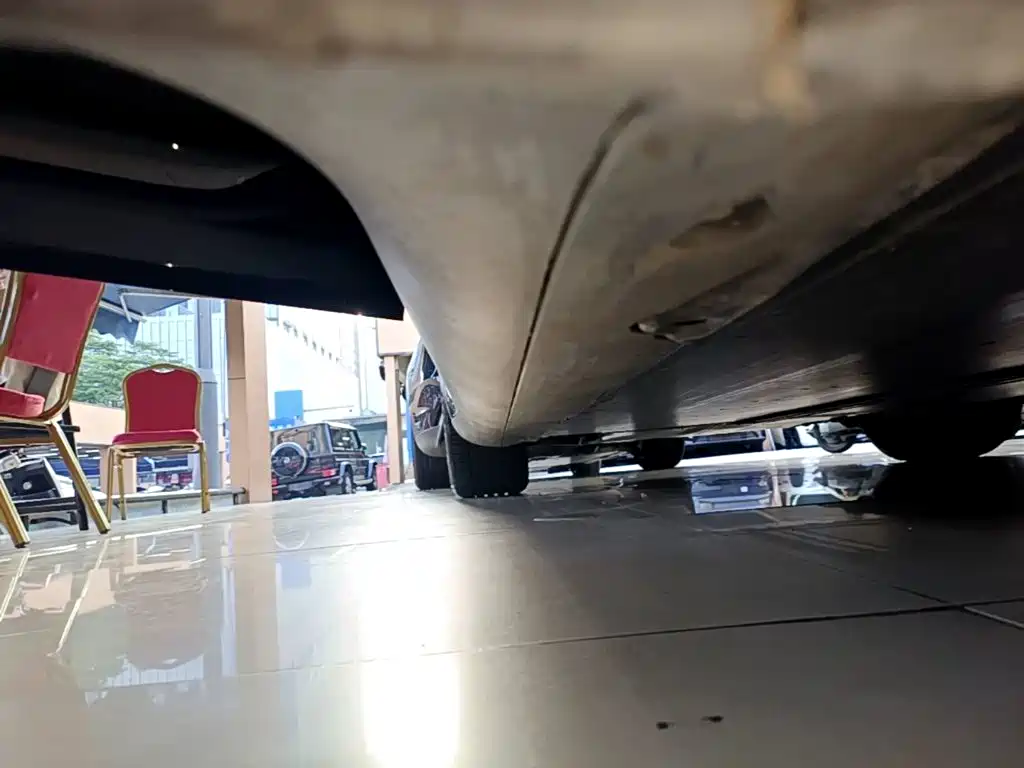 Tesla Model Y — миниатюра 22