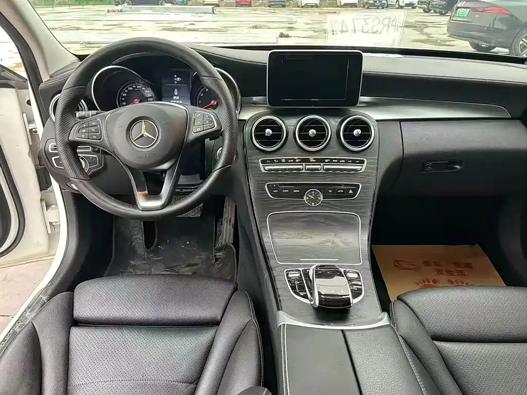 Mercedes-Benz C-Class — миниатюра 7