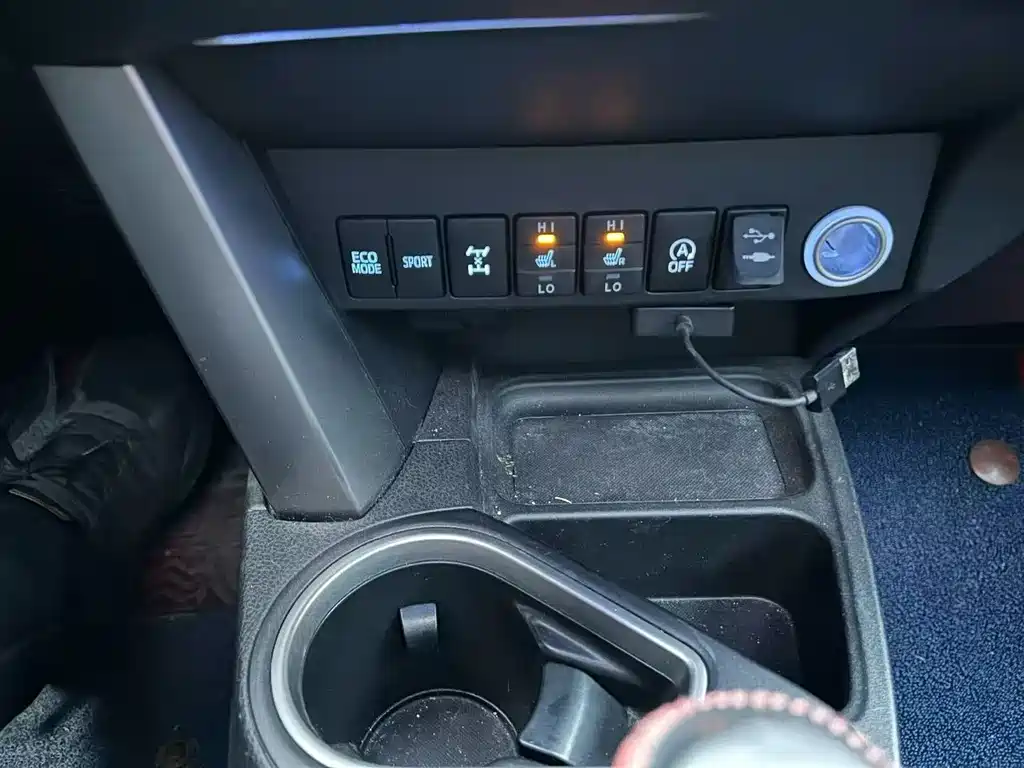 TOYOTA RAV4 RONGFANG