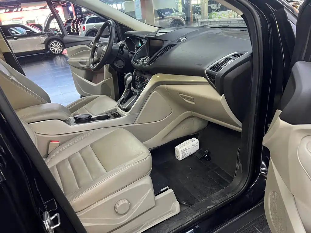 Ford Kuga — миниатюра 9