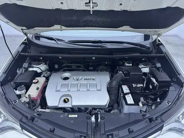 Toyota RAV4 — миниатюра 11