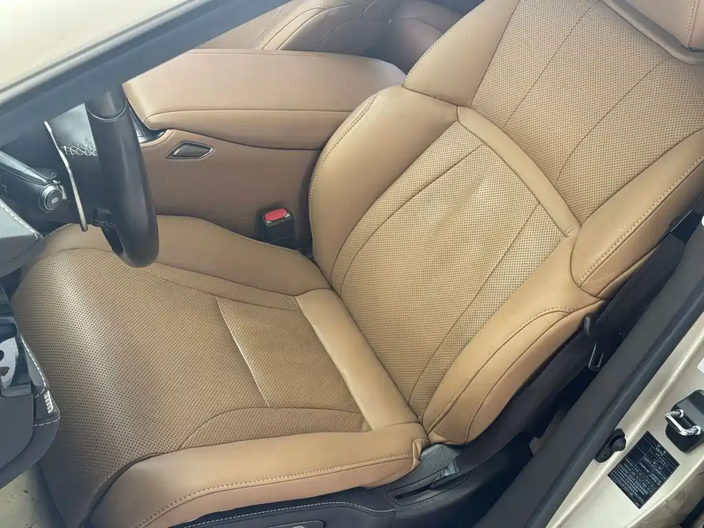 Lexus LS — миниатюра 16
