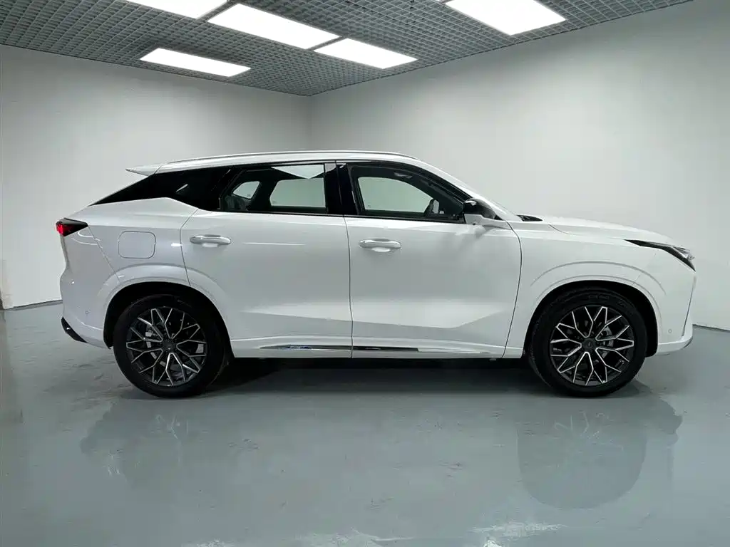 CHANGAN CHANGAN AUCHAN Z6 NEW ENERGY