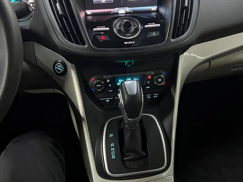 Ford Kuga — миниатюра 15