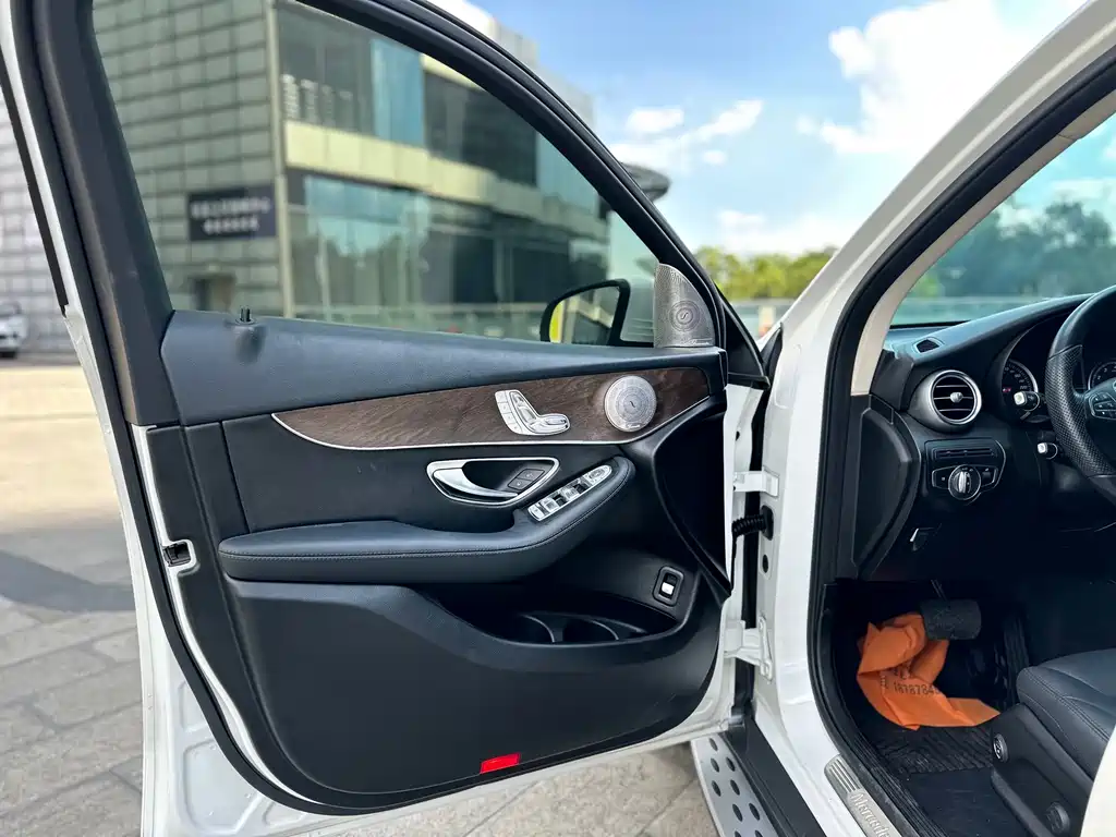 Mercedes-Benz GLC 2018 GLC 300 4MATIC