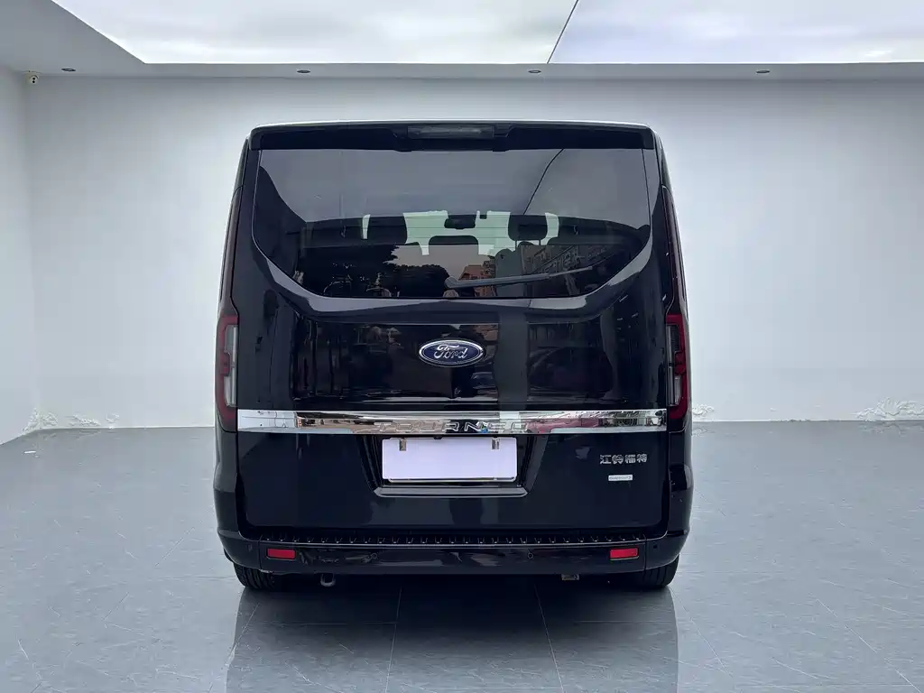 Ford Tourneo — миниатюра 4