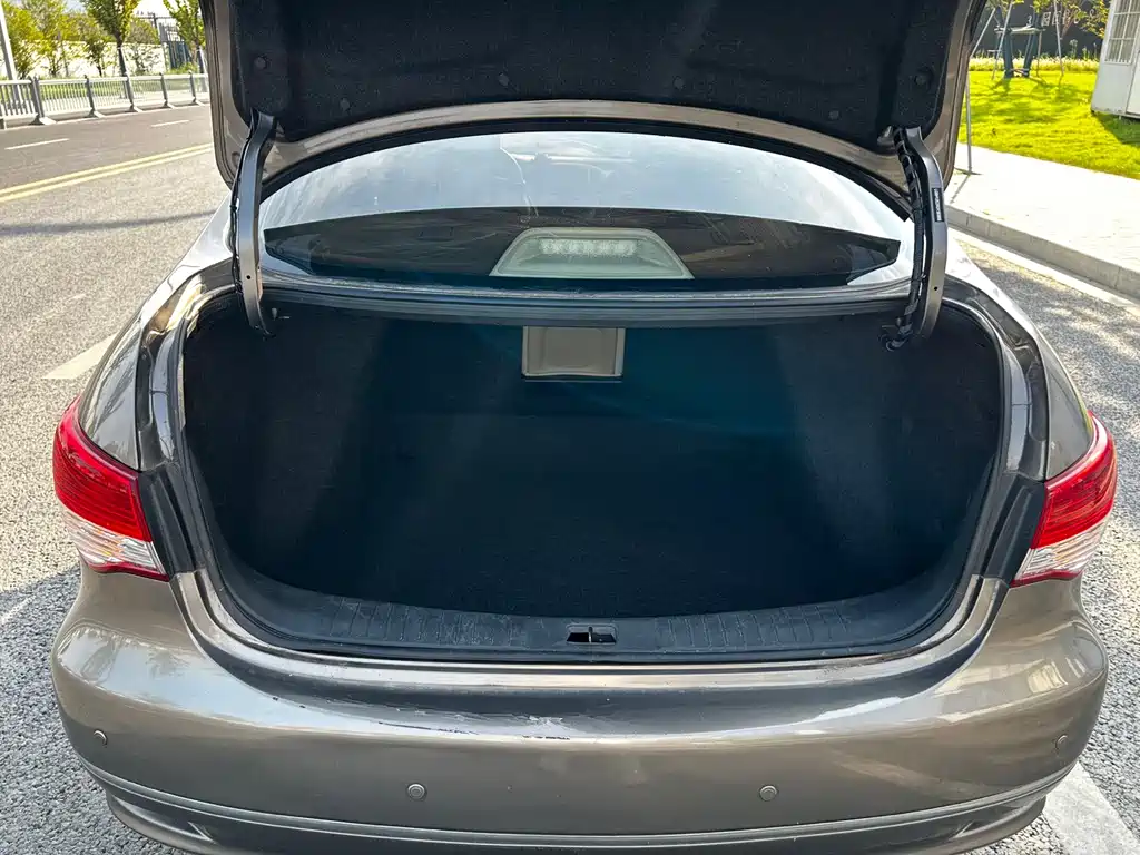 Nissan Sylphy — миниатюра 9