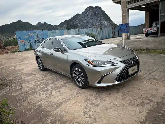 LEXUS ES 2024