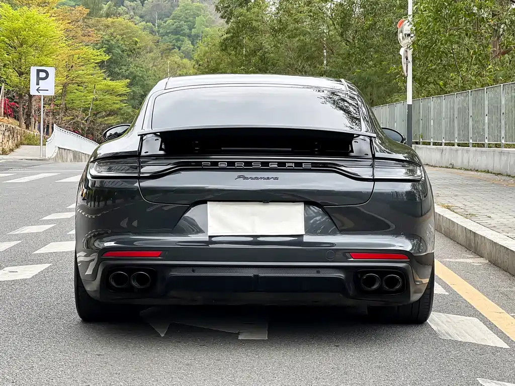 PORSCHE PANAMERA