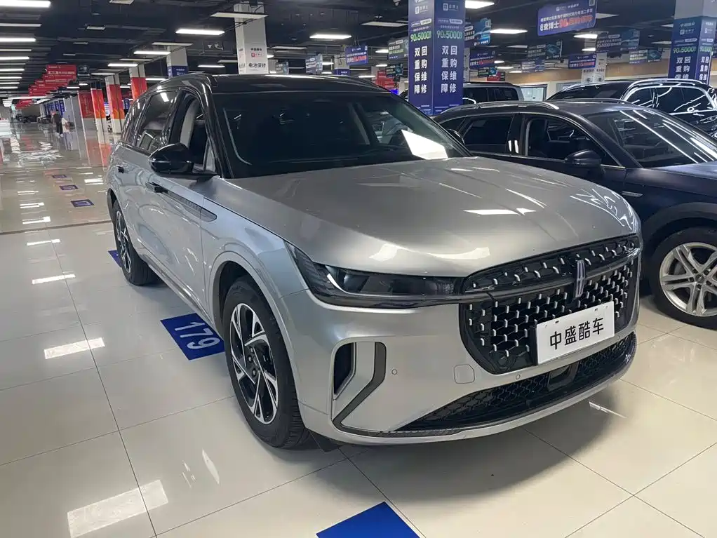 Lincoln Nautilus 2025 2.0T