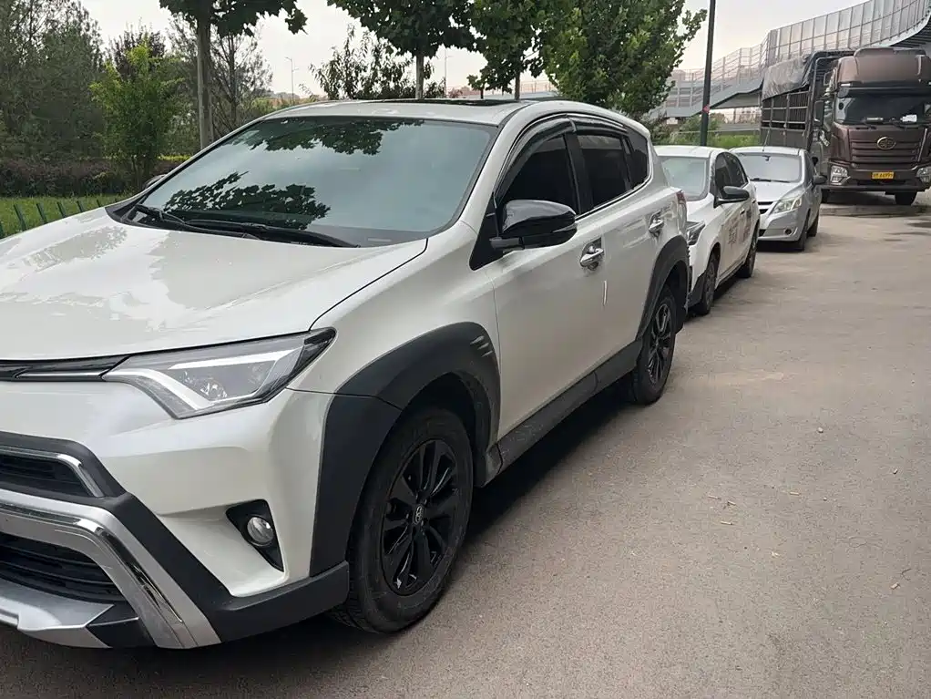 Toyota RAV4 — миниатюра 25